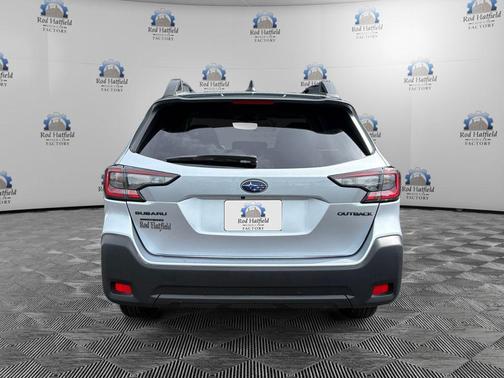 Ice Silver Metallic 2025 Subaru Outback Onyx Edition