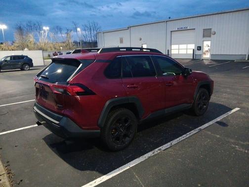 2020 Toyota RAV4 SE