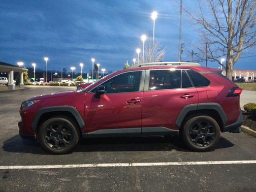 2020 Toyota RAV4 SE