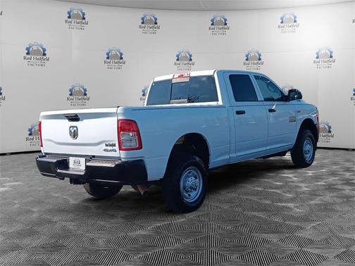 2022 RAM 2500 Tradesman Crew Cab 4x4 6'4' Box