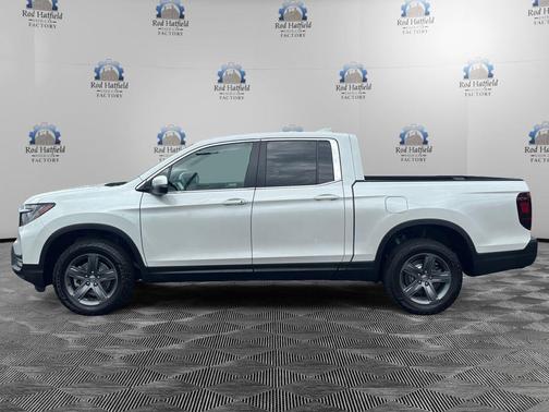 Platinum White 2023 Honda Ridgeline RTL