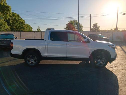 Platinum White 2023 Honda Ridgeline RTL
