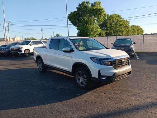 Platinum White 2023 Honda Ridgeline RTL