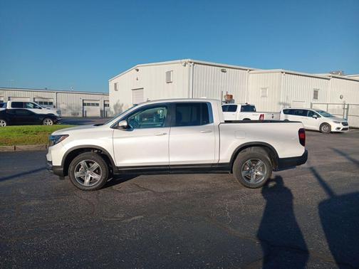 Platinum White 2023 Honda Ridgeline RTL