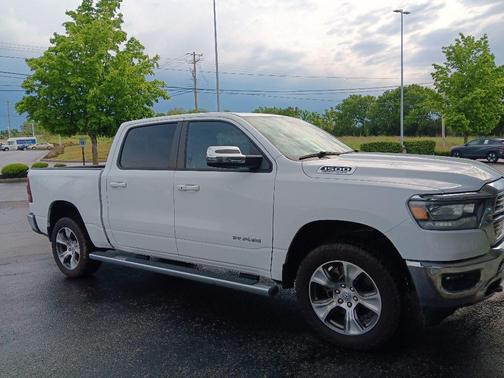 Bright White Clearcoat 2023 RAM 1500 Laramie