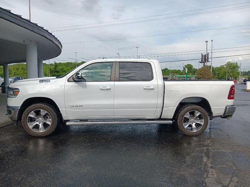 Bright White Clearcoat 2023 RAM 1500 Laramie