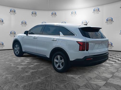 Glacial White Pearl 2023 Kia Sorento LX