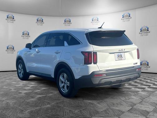 Glacial White Pearl 2023 Kia Sorento LX