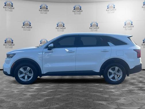 Glacial White Pearl 2023 Kia Sorento LX