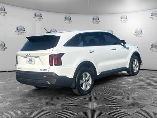 Glacial White Pearl 2023 Kia Sorento LX