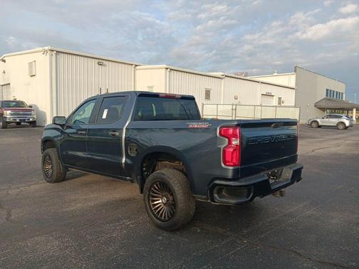 Shadow Gray Metallic 2021 Chevrolet Silverado 1500 Custom Trail Boss