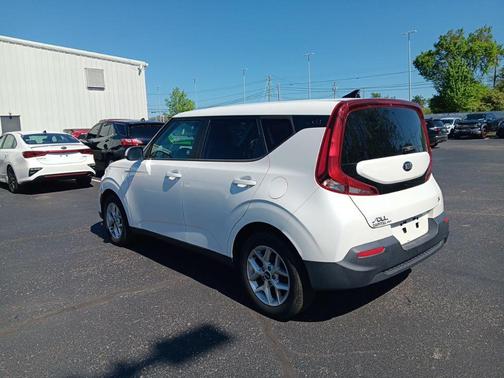 Snow White Pearl 2021 Kia Soul S