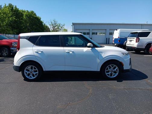 Snow White Pearl 2021 Kia Soul S