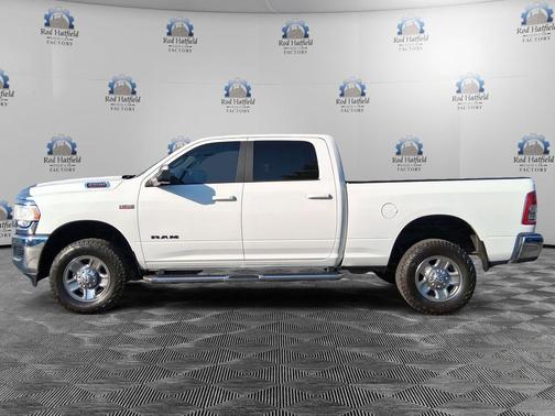Bright White Clearcoat 2022 RAM 2500 Big Horn