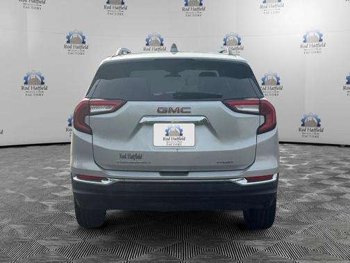 Quicksilver Metallic 2022 GMC Terrain SLT