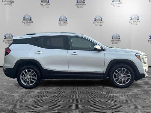 Quicksilver Metallic 2022 GMC Terrain SLT