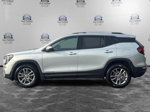 Quicksilver Metallic 2022 GMC Terrain SLT