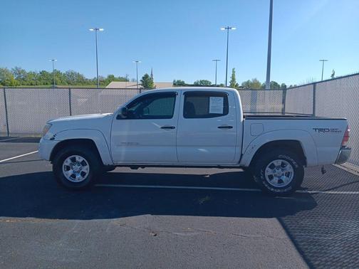 Super White 2013 Toyota Tacoma Base