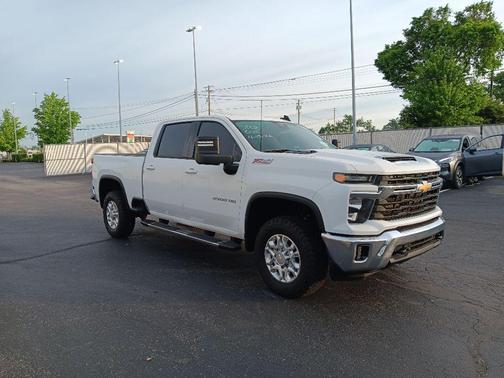 Summit White 2024 Chevrolet Silverado 2500 LT