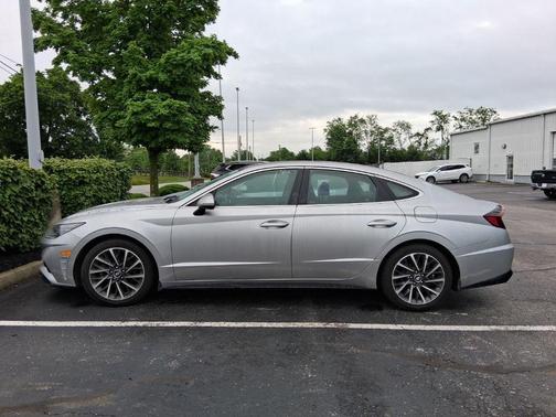 Shimmering Silver Pearl 2020 Hyundai SONATA Limited