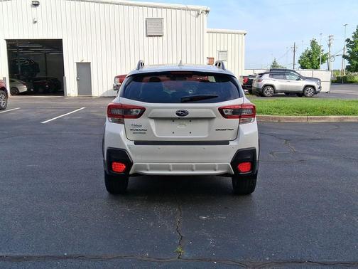 Crystal White Pearl 2021 Subaru Crosstrek Limited