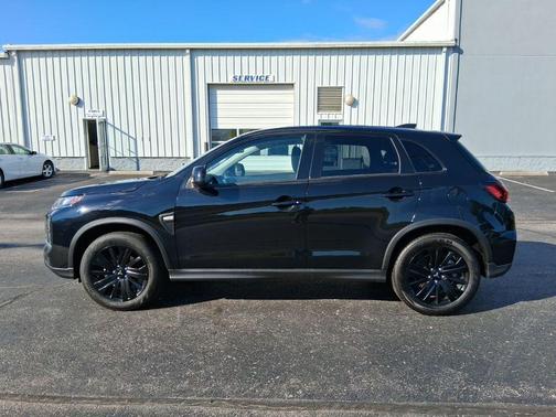 Labrador Black Pearl 2026 Mitsubishi Outlander Sport 2.0 ES