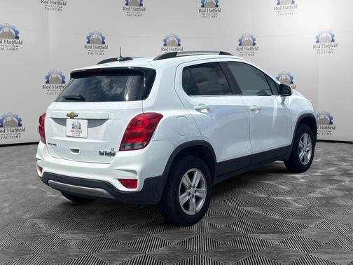 Summit White 2019 Chevrolet Trax LT