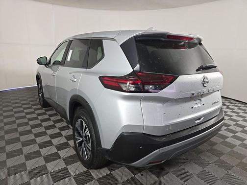 Brilliant Silver Metallic 2023 Nissan Rogue SV