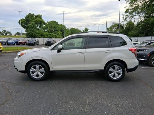Satin White Pearl 2015 Subaru Forester 2.5i Premium