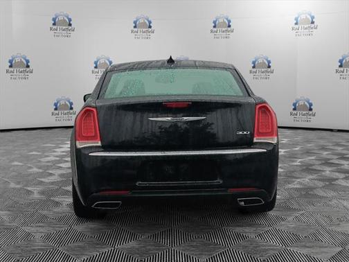 2017 Chrysler 300 Limited