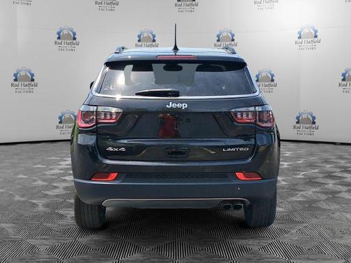 Diamond Black Crystal Pearlcoat 2022 Jeep Compass Limited