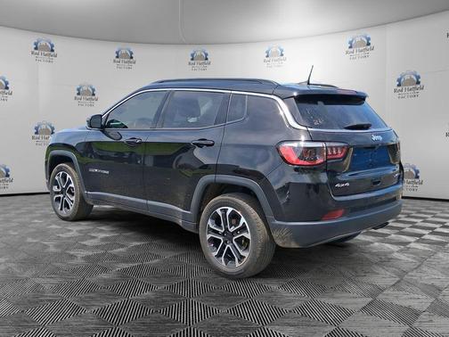 Diamond Black Crystal Pearlcoat 2022 Jeep Compass Limited