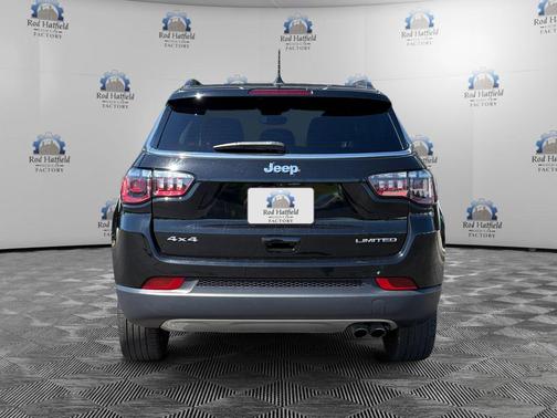 Diamond Black Crystal Pearlcoat 2022 Jeep Compass Limited