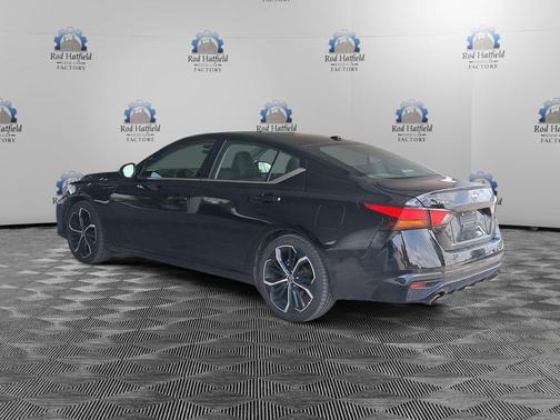 Super Black 2024 Nissan Altima SR FWD