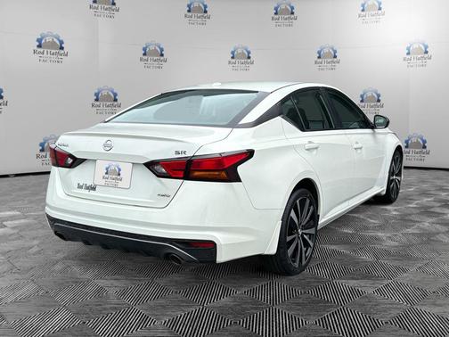 Pearl White 2019 Nissan Altima 2.5 SR