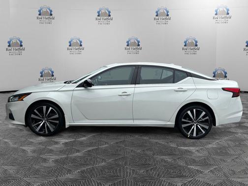 Pearl White 2019 Nissan Altima 2.5 SR