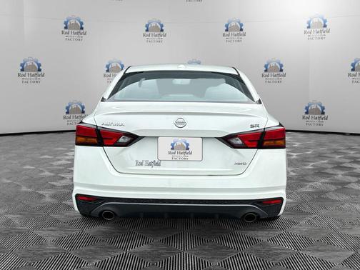 Pearl White 2019 Nissan Altima 2.5 SR