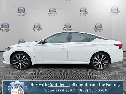 Pearl White 2019 Nissan Altima 2.5 SR