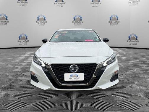 Pearl White 2019 Nissan Altima 2.5 SR