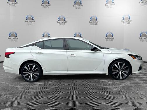 Pearl White 2019 Nissan Altima 2.5 SR