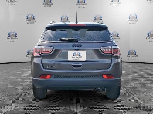Granite Crystal Metallic Clearcoat 2019 Jeep Compass Latitude