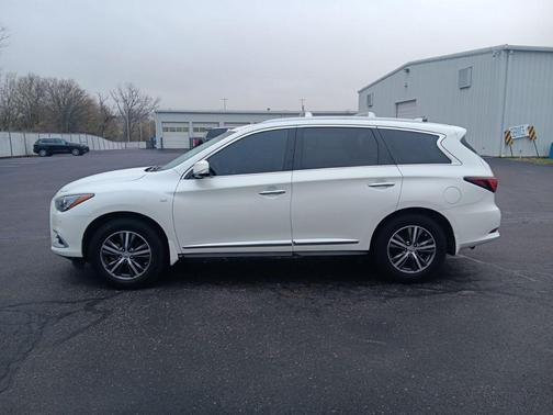 2016 INFINITI QX60 Base