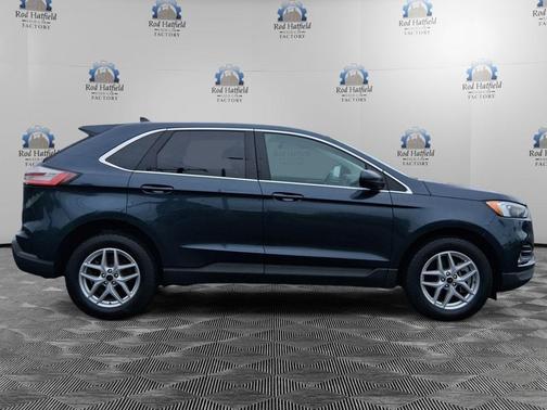 Blue Metallic 2024 Ford Edge SEL