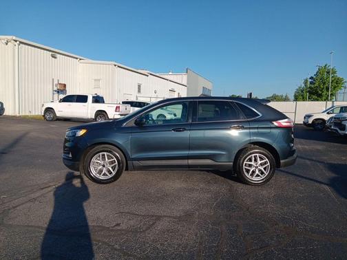 Blue Metallic 2024 Ford Edge SEL