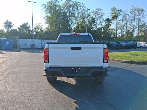 Summit White 2024 Chevrolet Colorado Trail Boss