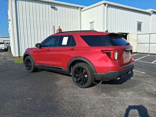 Rapid Red Metallic Tinted Clearcoat 2022 Ford Explorer ST-Line