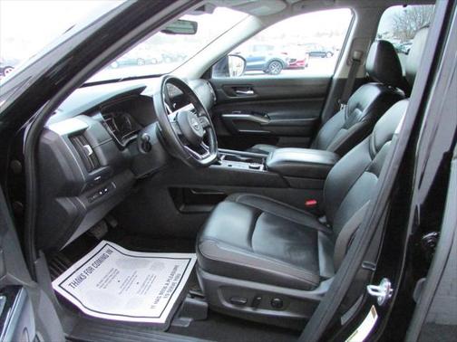2023 Nissan Pathfinder SL AWD 4dr SUV