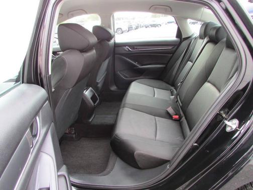 2019 Honda Accord LX 4dr Sedan