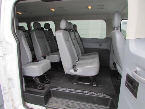 Oxford White 2016 Ford Transit-350 XL
