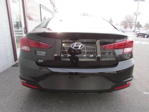 2020 Hyundai ELANTRA SE